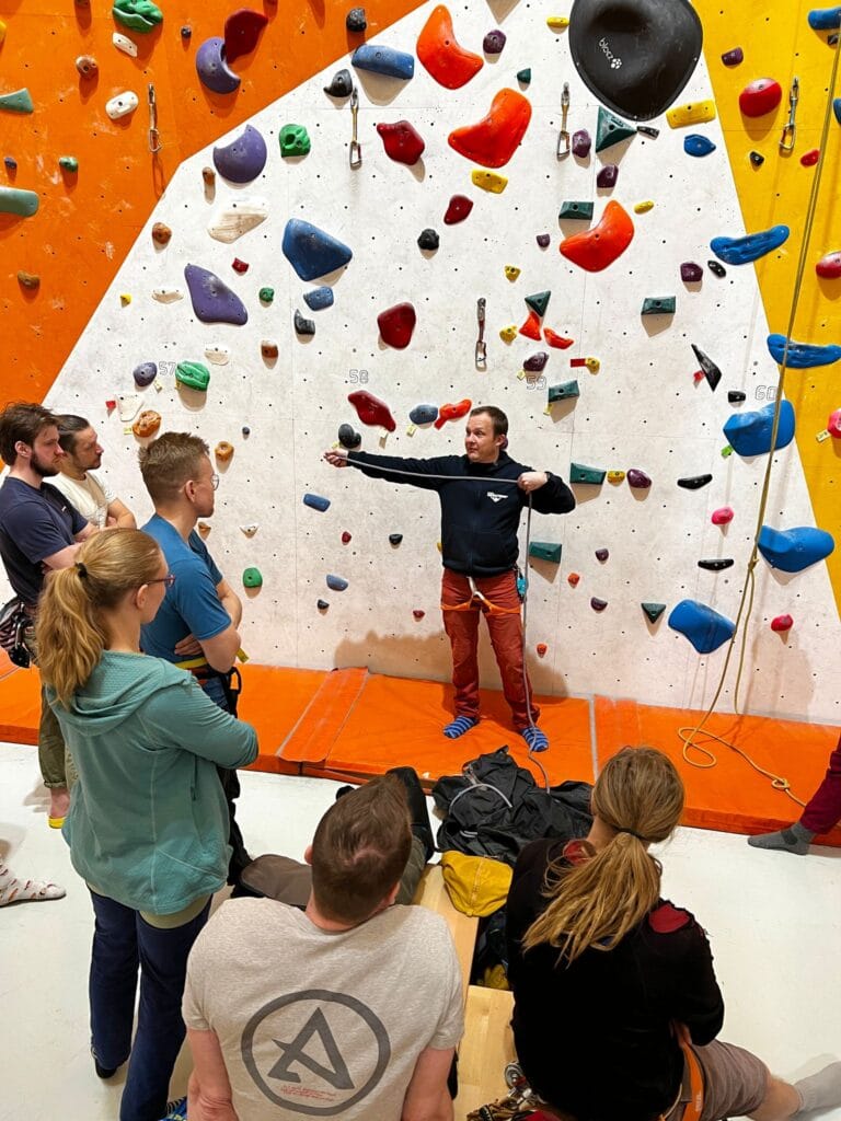 Seinäkiipeilykouluttaja (SKK)